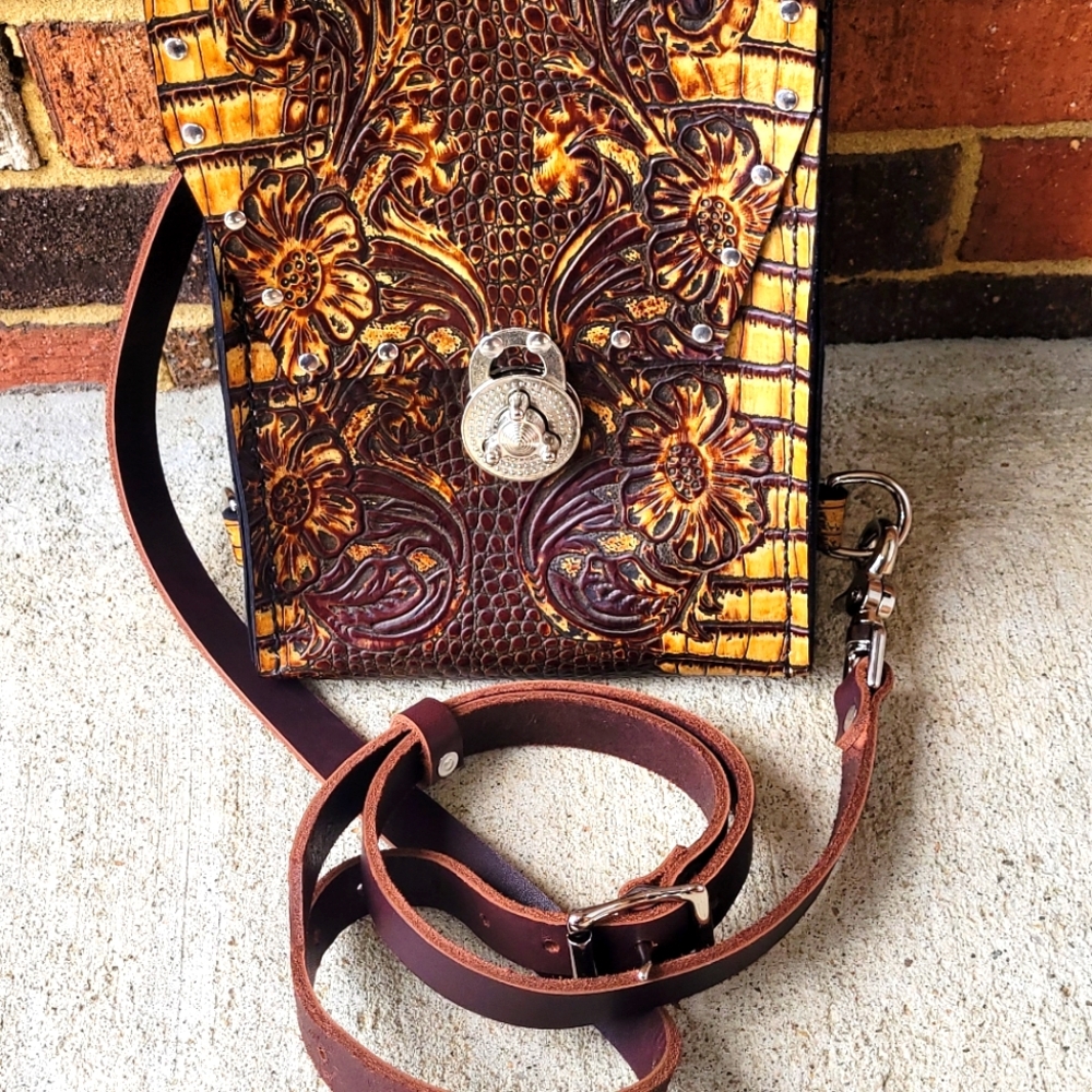 Handmade leather Crossbody bag